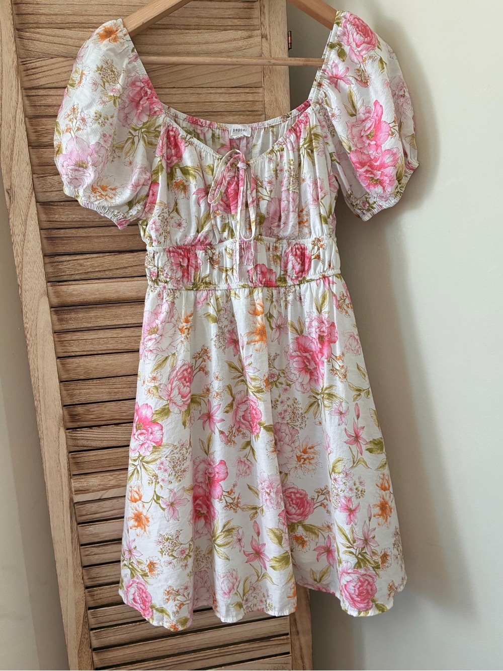 Blu Pepper Romantic Pink Floral Puff Sleeve Smocked Mini Dress Garden Small